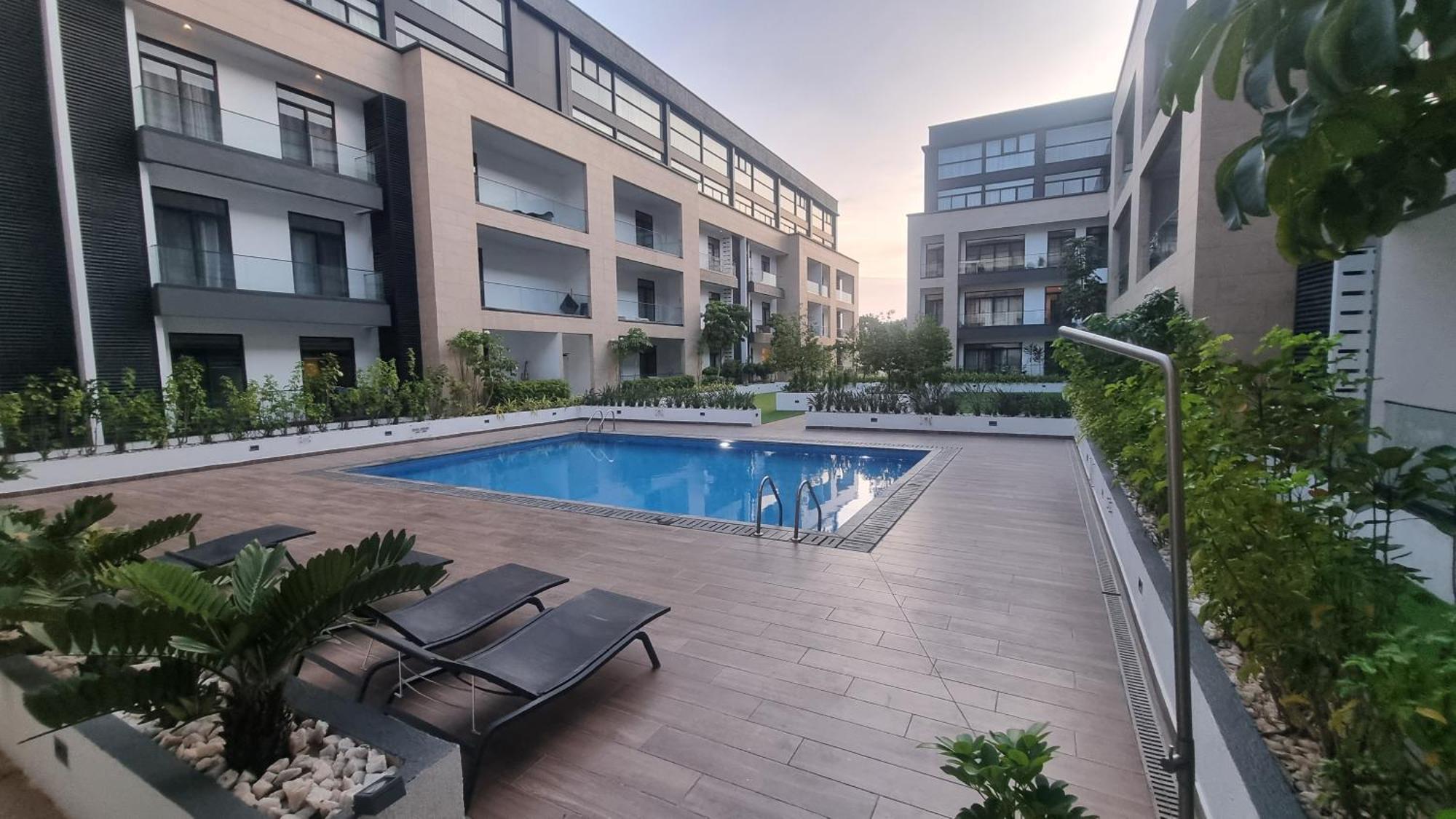 Embassy Gardens Luxury Suites Cpg Acra Exterior foto
