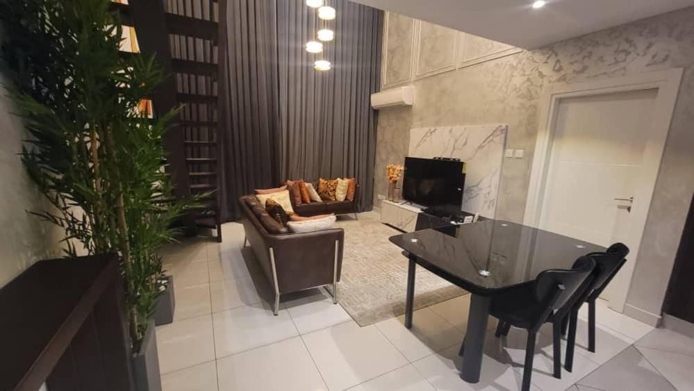 Embassy Gardens Luxury Suites Cpg Acra Exterior foto